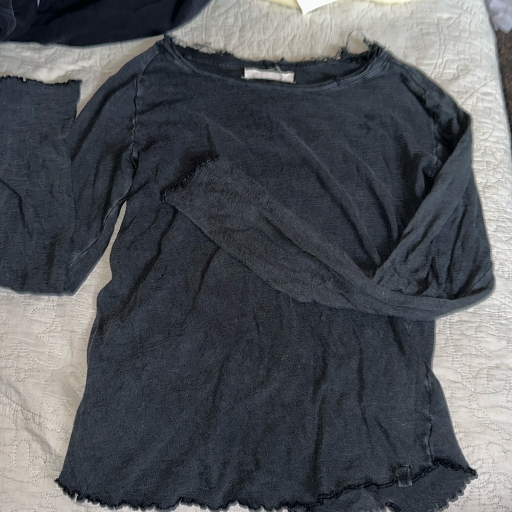 Free people black distressed long sleeve SMALL-MEIDUM